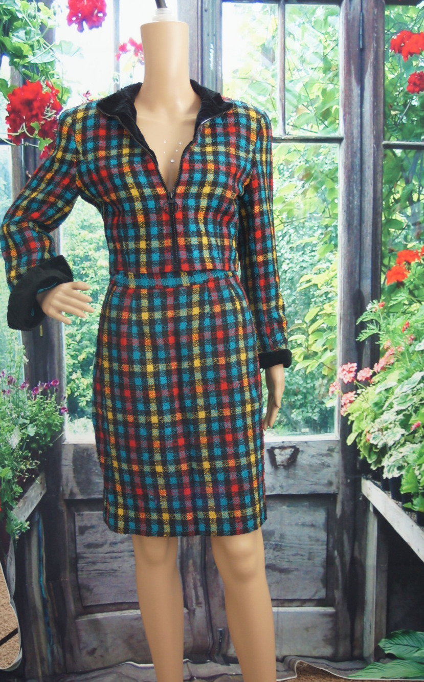 Vintage Tahari Multicolored Plaid Skirt Suit size 6